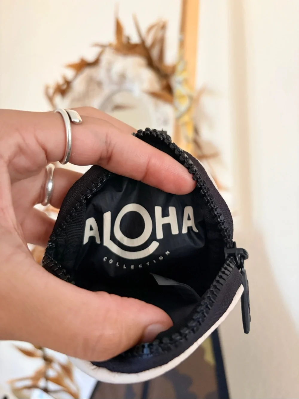 Aloha Collection Black/Cream Floral Coin Pouch